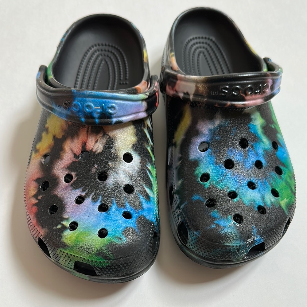 CROCS Black Tie Dye